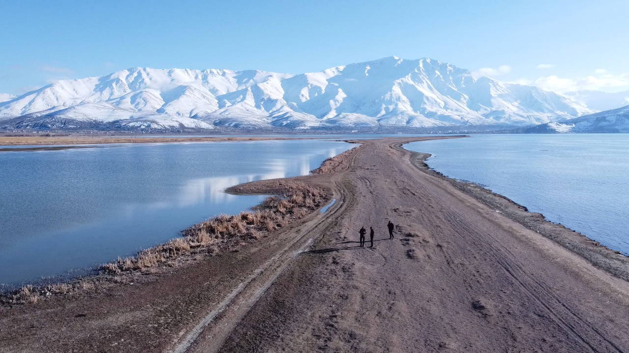 Van Gölü'ndeki çekilme görüntülendi