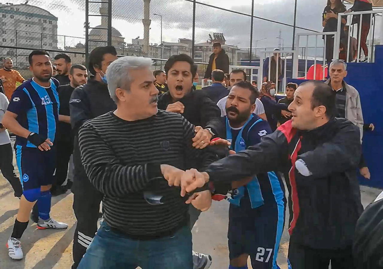 Ampute Ligi maçında yumruklar havada uçuştu