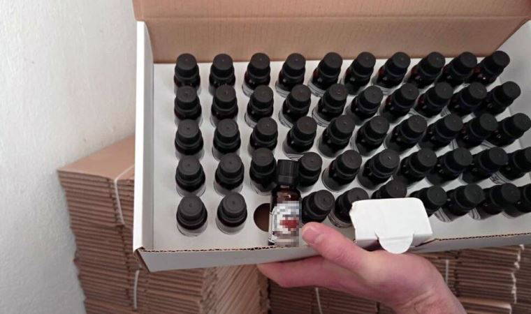 İzmir'de yılbaşı öncesi 2 ton sahte etil alkol ele geçirildi