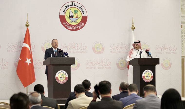 Çavuşoğlu Katar'da: 'Türkiye'ye para gönderilmesi için gelmedik'