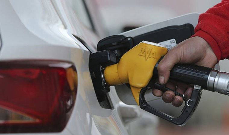 Akaryakıta yarın geceden itibaren dev zam sinyali