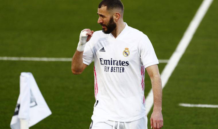 Real Madrid, Karim Benzema'ya kuşkuyla yaklaşıyor
