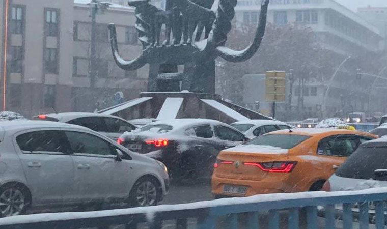 Ankara Valiliği: Zorunlu olmadıkça trafiğe çıkmayın