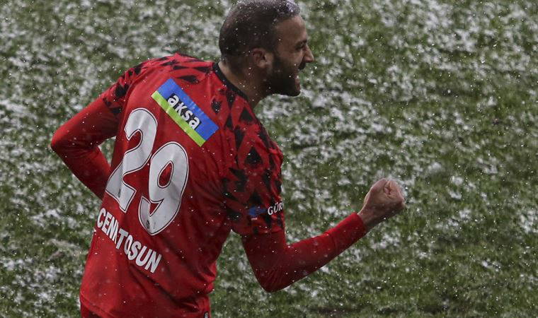 Cenk Tosun'a nazar değdi!