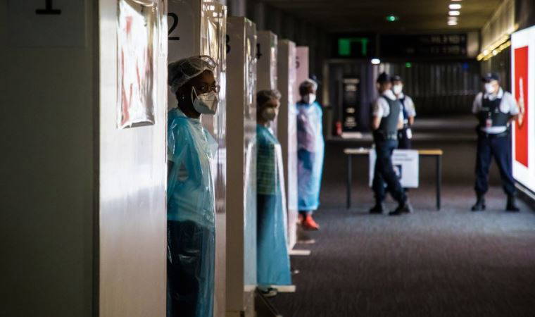 Covid: Seyahat kısıtlamalarına takılmak istemeyen yolcular sahte Covid-19 testlerine başvuruyor