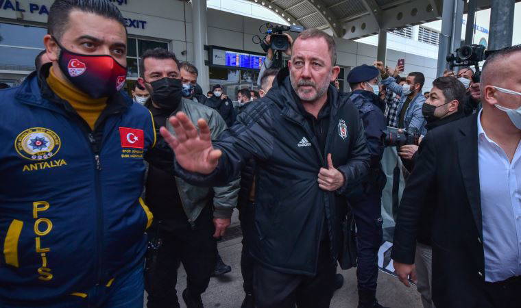 Beşiktaş'a Antalya'da coşkulu karşılama