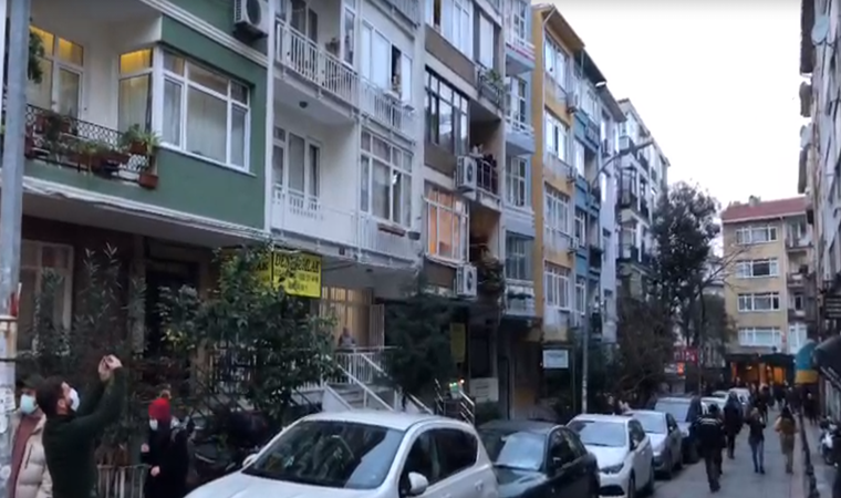 Kadıköy'de yaşayan yurttaşlardan öğrencilere tencere tavalı destek