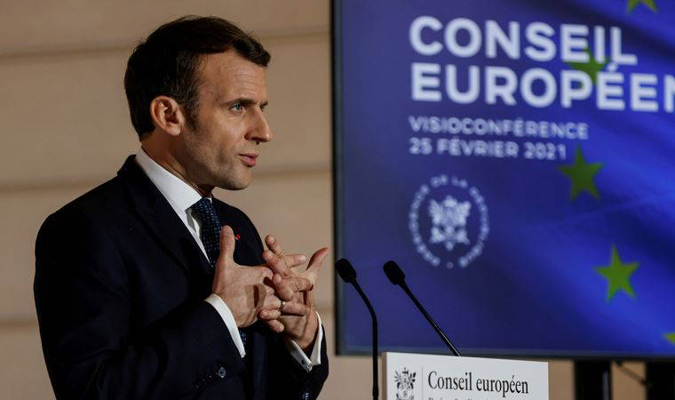 Macron'dan AB ülkelerine aşı uyarısı