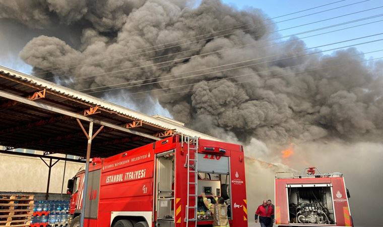 İstanbul'da geri dönüşüm tesisinde yangın