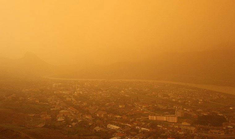 Prof. Toros: Ülkemizde etkili olan çöl tozunun virüs taşıma ihtimali yok