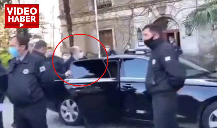 Öğrenciler, Melih Bulu'yu karşılarında gördükleri o an böyle seslendiler