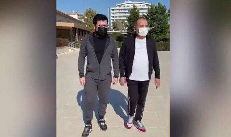 Koronavirüsü yenen Başkan Böcek, oğluyla yürüyüşe çıktı