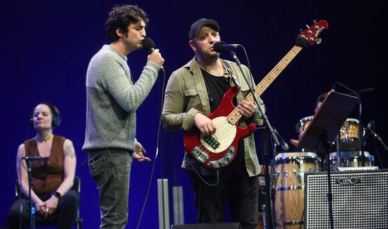 Taner Ölmez ve Serkan Keskin’li Barabar'dan sağlık emekçilerine teşekkür konseri