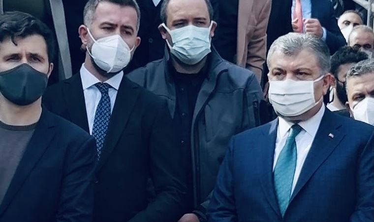 Bakan Koca, Soylu'nun annesinin cenazesinde böyle gizlenmiş!