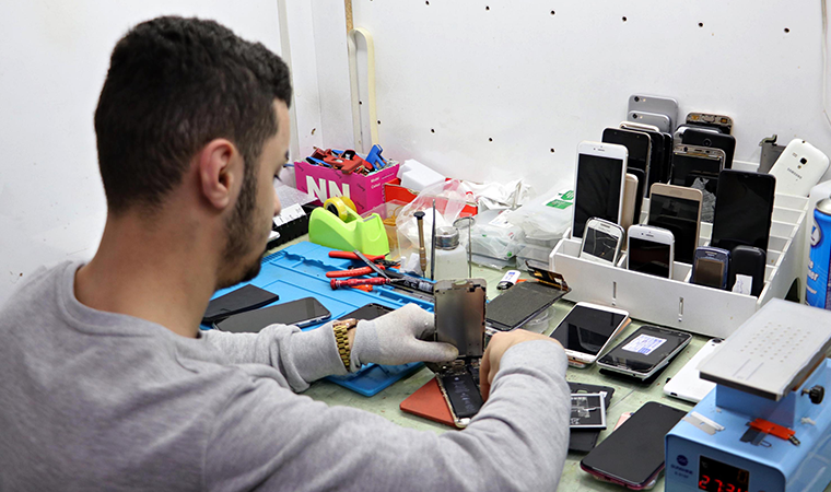 İkinci el cep telefonu tamirinde 