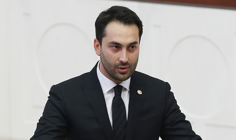 Son dakika... AKP kongresinde 'Bülent Arınç' detayı