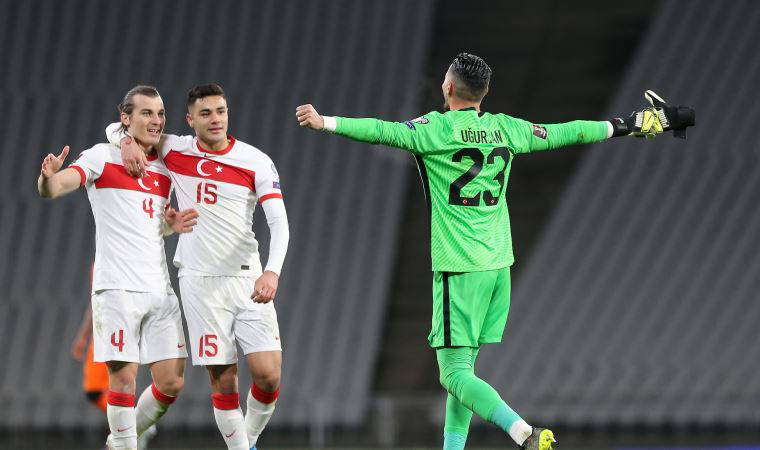 Avrupa basını millileri övdü: Hollanda'yı rezil ettiler!