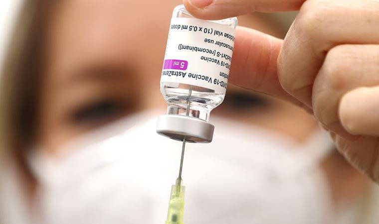 AstraZeneca, aşısının Covid-19'a karşı güçlü koruma sağladığı konusunda ısrarcı