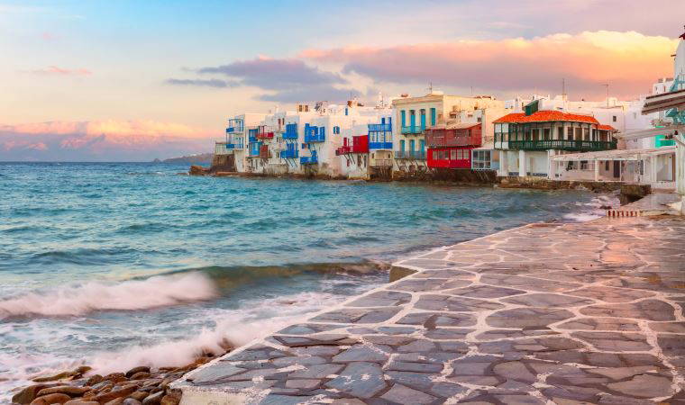 Yunan adalarının en gösterişli Mikonos