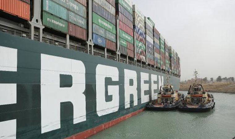 Süveyş Kanalı’nda sıkışan gemi için büyük gün