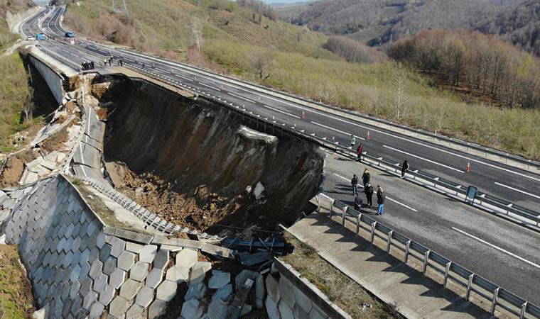 Düzce - Zonguldak karayolunda heyelan