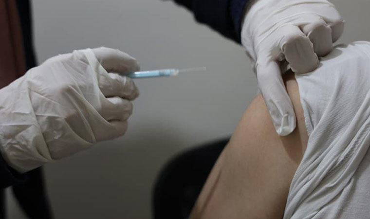 Fahrettin Koca 'aşı programında yeni gruba' geçildiğini açıkladı