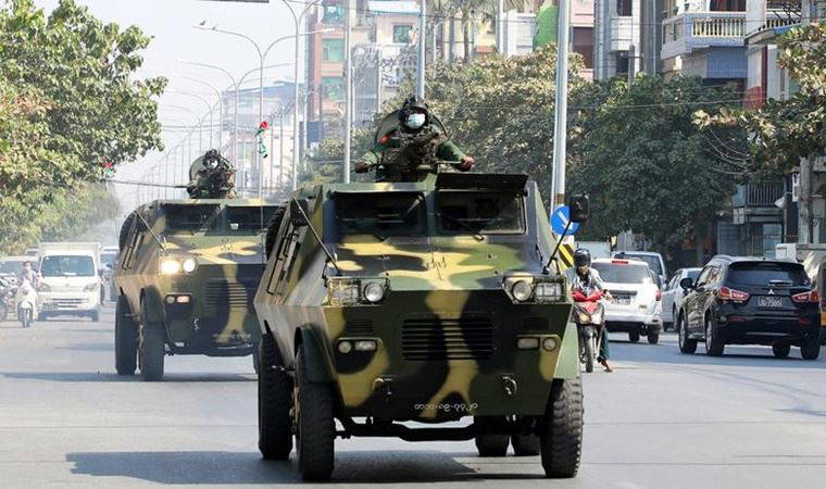 Rusya'dan ordunun yönetime el koyduğu Myanmar'a kritik ziyaret