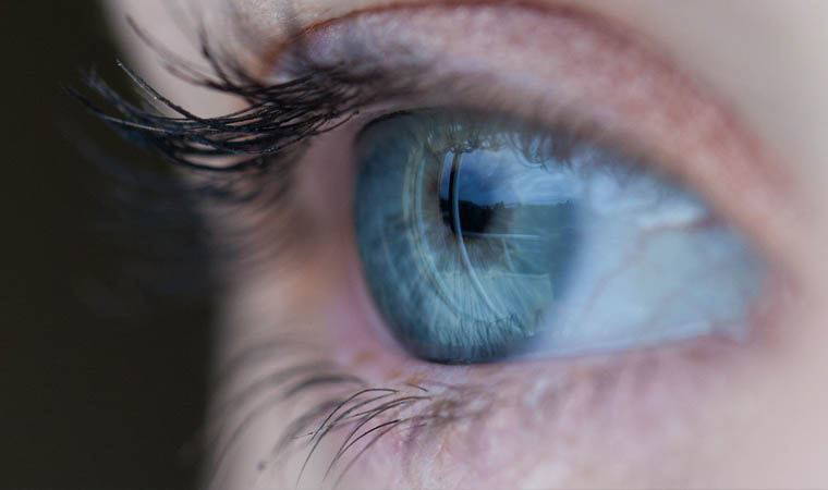 Uzmanından uyarı: En az 20 saniye uzaktaki bir nesneye bakın