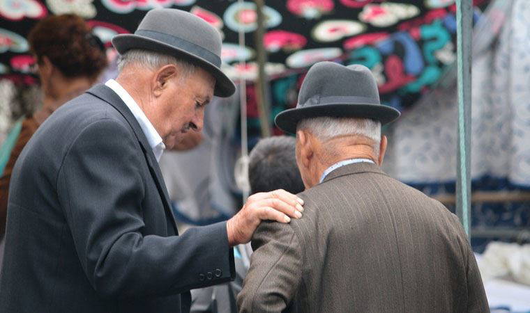 AYM'den yaşlılık aylığı kararı: İşten ayrılmak gerekmez