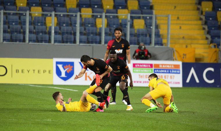 Kulübe-tribün gerginliği