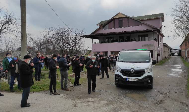 Aynı aileden 5 kişi koronavirüsten yaşamını yitirdi