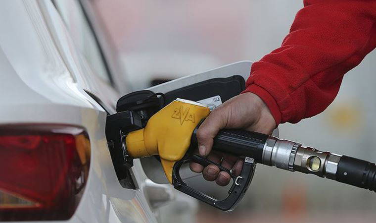 Benzine bir zam daha!