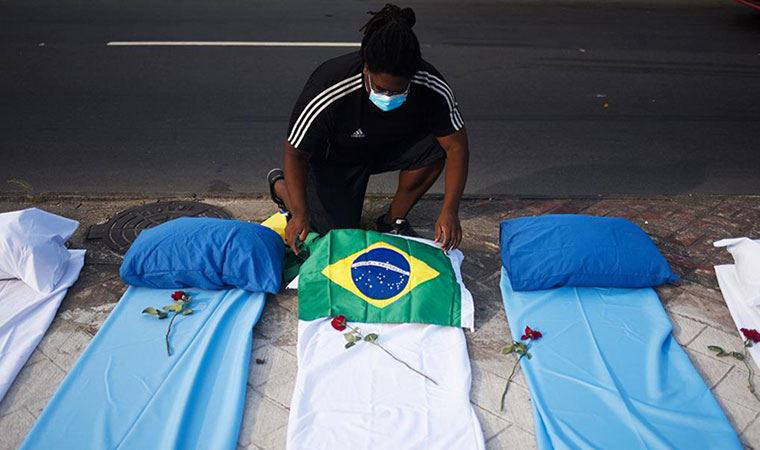 Brezilya'da son 24 saatte Covid-19 nedeniyle 3 bin 869 kişi öldü