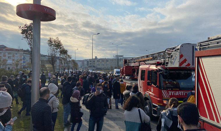 İstanbul'daki metro seferlerinde yangın nedeniyle aksama