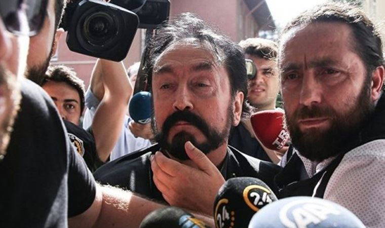 'Kedicik'leri paylaştı: Adnan Oktar'ın cezaevindeki yeni imajı