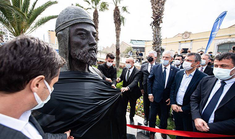 İzmir'de ilk Türk denizcilerinden Çaka Bey’in büstü açıldı