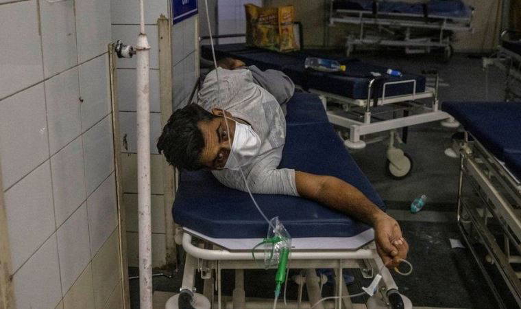 Covid: Hindistan günlük vaka sayısında ilk sırada, çaresiz hastalar karaborsada ilaç arıyor