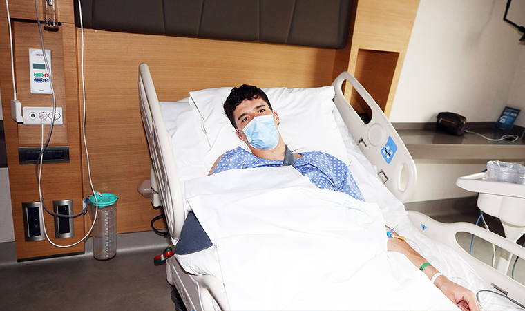 Altay Bayındır ameliyat oldu