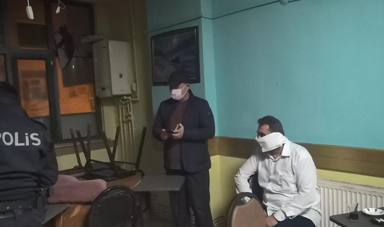 Esenyurt'ta koronavirüs baskını: Tuvalet kağıdını maske yaptı