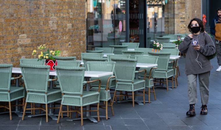 Covid: İngiltere'de 70'ten fazla milletvekili, hükümetin aşı sertifikası planlarına karşı kampanya başlattı