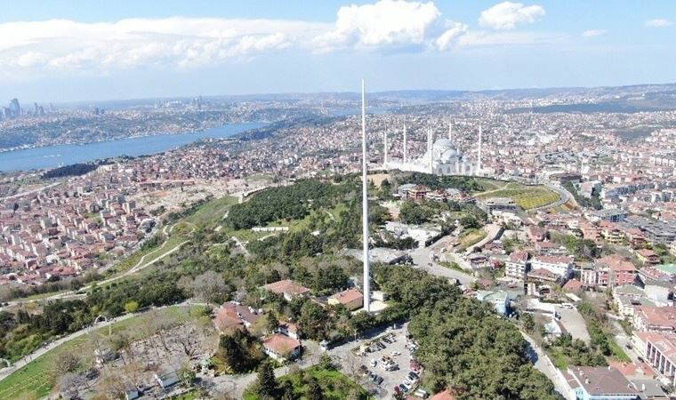 Türkiye'nin en uzun bayrak direği Çamlıca Tepesi'nde