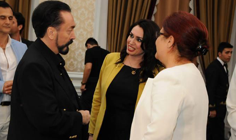 Derya Yanık, Adnan Oktar'ın Çırağan Sarayı'ndaki davetine katılmış
