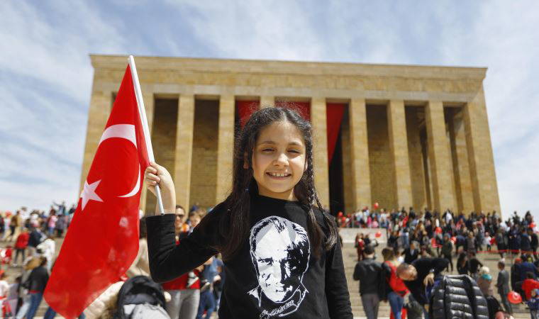 Spor camiası 23 Nisan'ı kutluyor: 