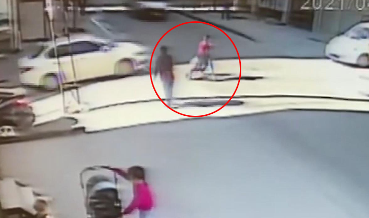 Ayakkabısını bağlayan çocuğu otomobil ezdi