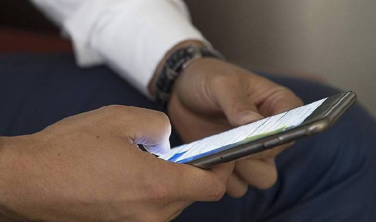 Cep telefonuna program indirdi, 234 bin lira dolandırıldı