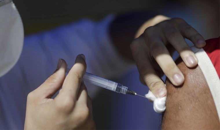 Kamera karşısında aşı olan oyuncu, 2 gün sonra yaşamını yitirdi: Sebebi kalp krizi