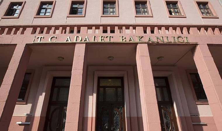 Adalet Bakanlığı duyurdu: Yazılı ve sözlü sınavlar ertelendi