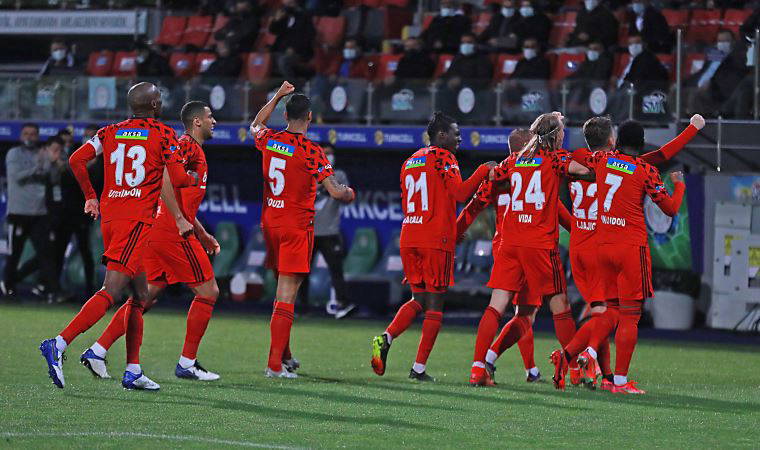 Beşiktaş'ın şampiyonluk yürüyüşü devam ediyor! | Çaykur Rizespor 2-3 Beşiktaş