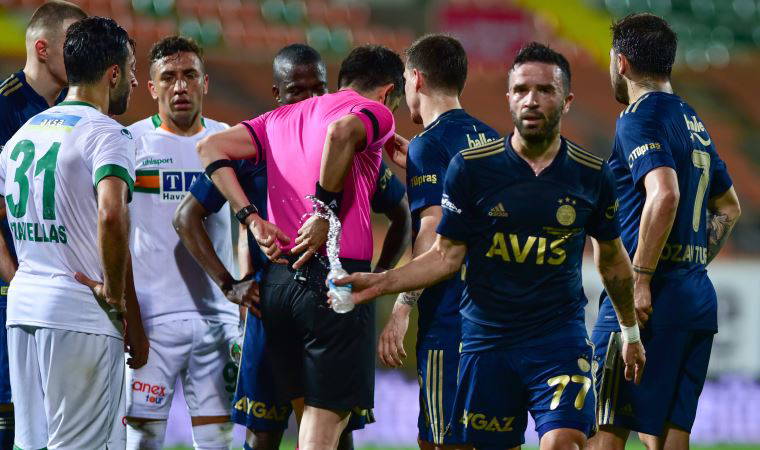 Alanya-Fenerbahçe maçında kırmızı VAR!