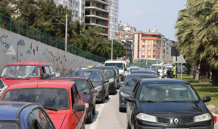 Samsun'da 'kısıtlama yok mu' dedirten görüntüler